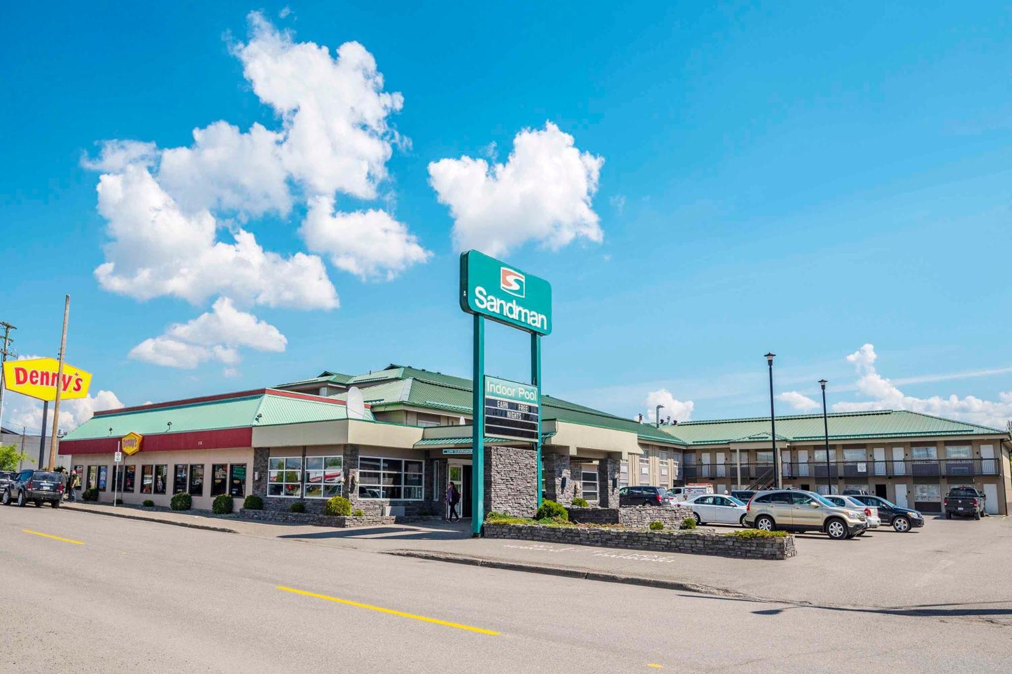 Sandman Hotel & Suites Prince George Exterior foto